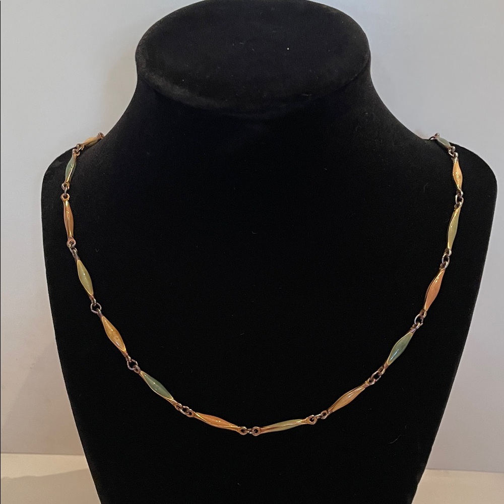 Vintage Elegant Gold Tone Necklace